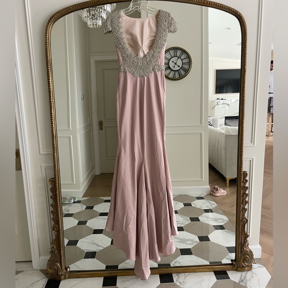 Tarik Ediz - light pink and beaded gown - Picture 6 of 12